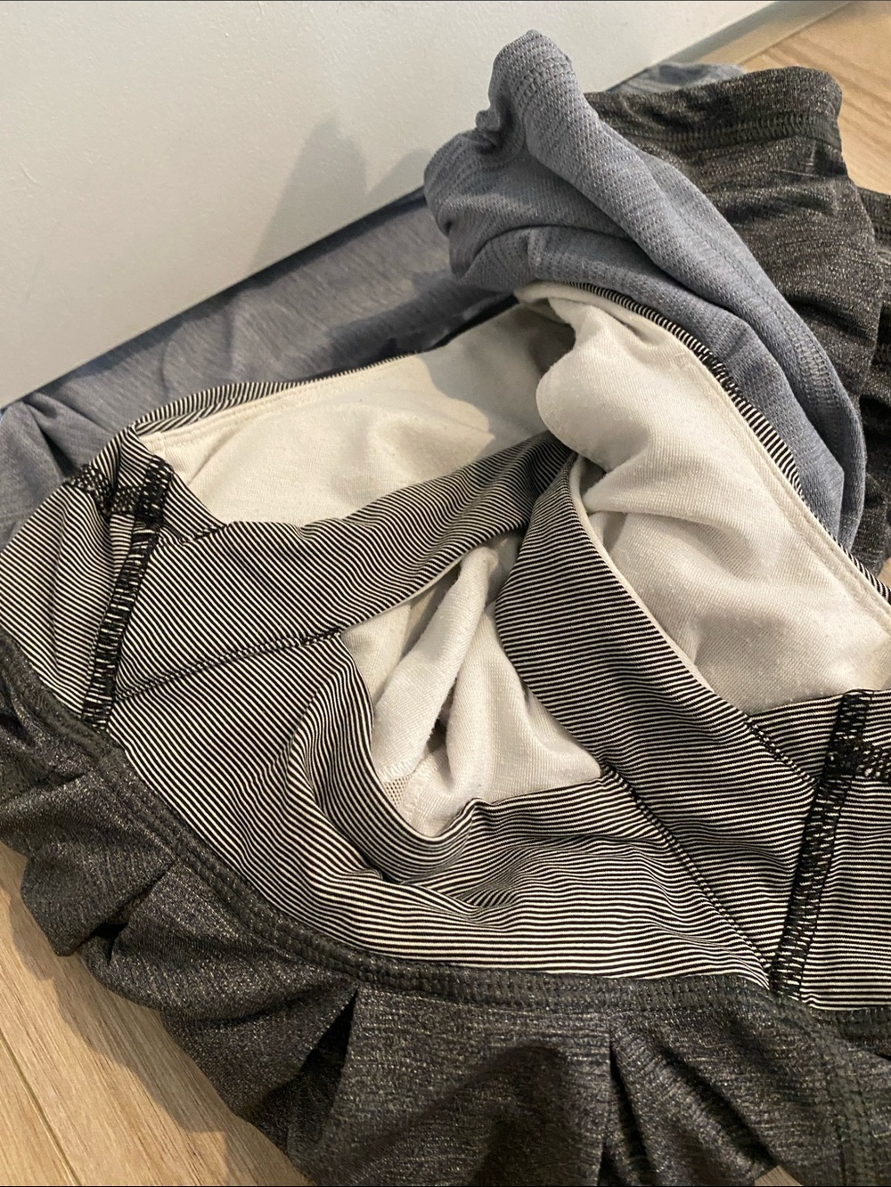 LULULEMON Size 4 tank tops (2)